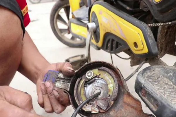 牡丹江市电动车刹车故障